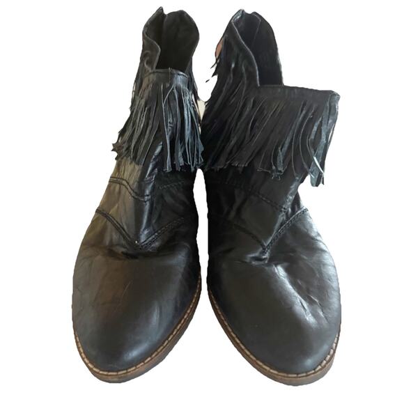 Two Lips Women 9 Black Leather Ankle Boots With Fringe - Picture 4 of 7